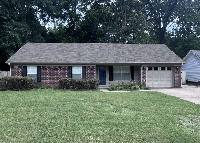 Primary Photo - 33 Shaded Oaks Dr