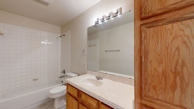 Building Photo - ALL TILE 3 BEDROOM DUPLEX ONLY $1,350 BY A...