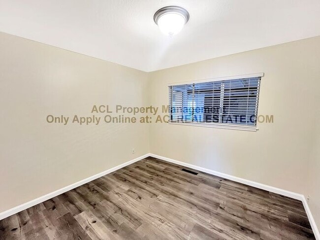 Building Photo - Bright 3-Bed, 2-Bath Hayward Hills Home wi...