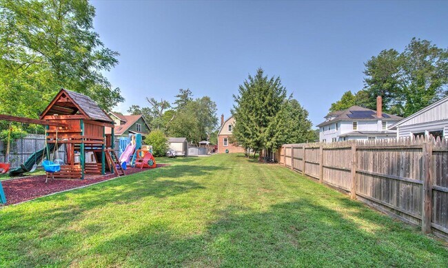 Building Photo - 3BR Jackson Home Available Now
