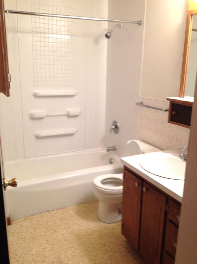 Building Photo - 708 1st Ave SE