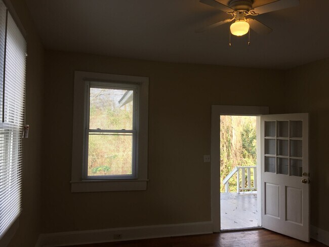 Building Photo - 27 Hemlock Dr