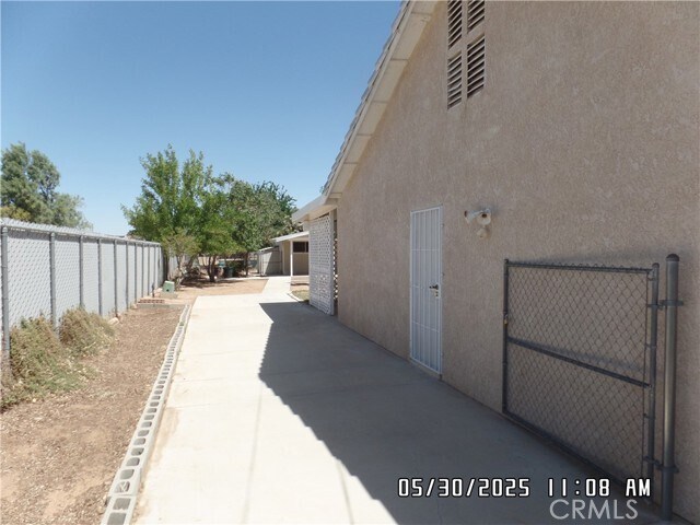 Building Photo - 18508 Fairburn St