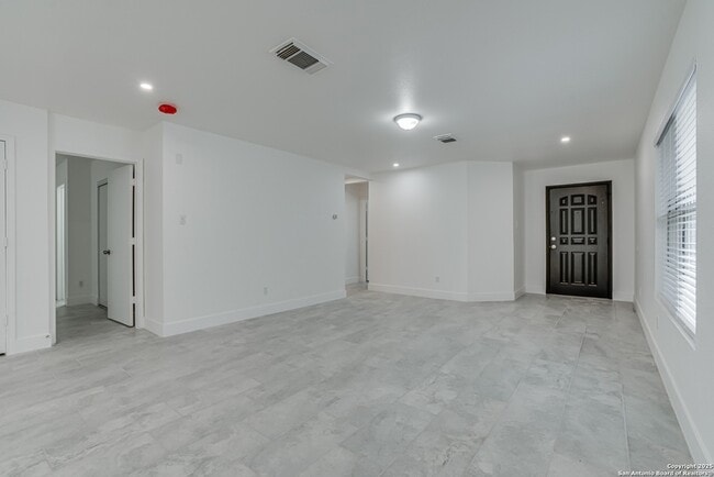 Building Photo - 9958 Panther Bay
