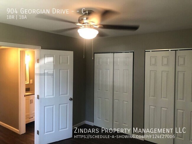 Building Photo - 904 Georgian Dr