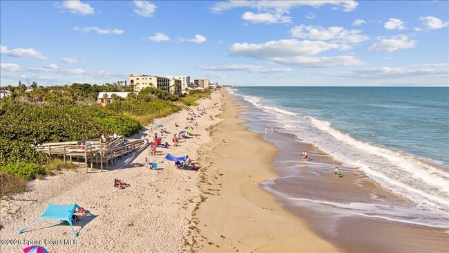 Building Photo - 790 Palm Dr