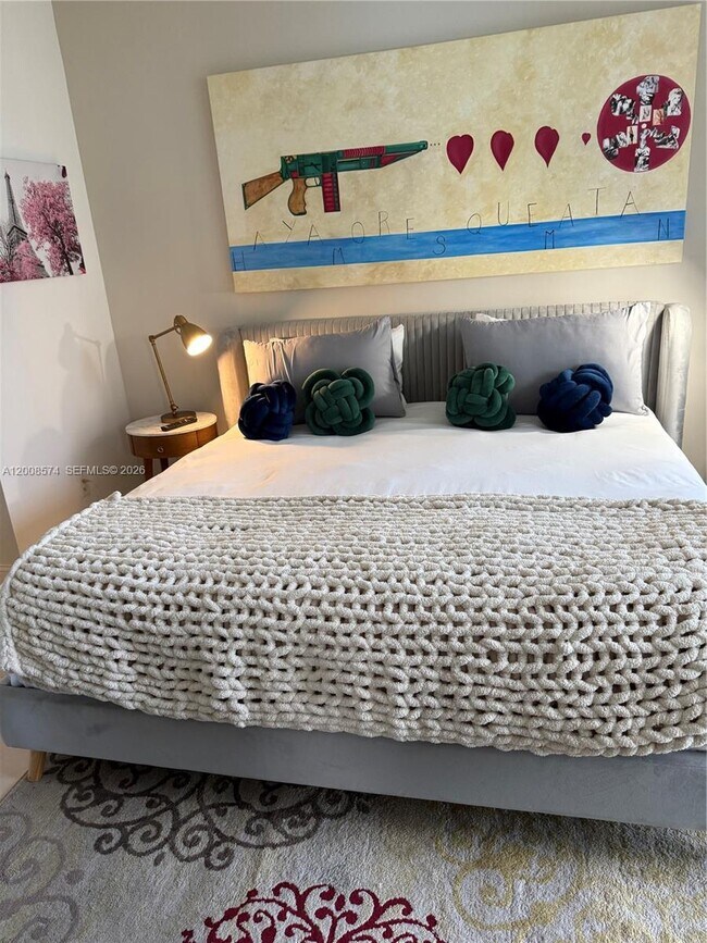 Building Photo - 1300 Brickell Bay Dr