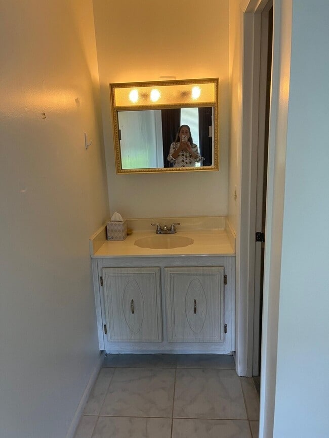 Building Photo - 321 Cape Cod Cir