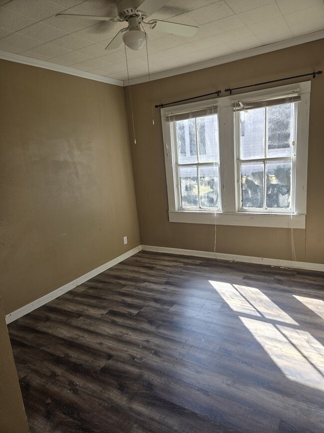 Building Photo - 306 S Severin St