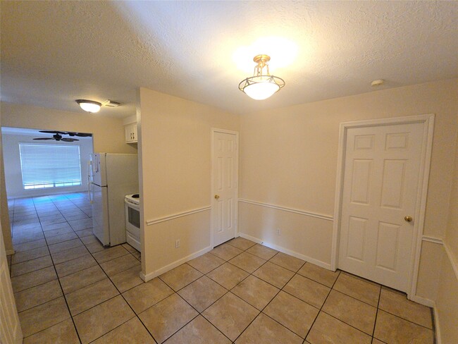 Building Photo - 409 Commerce St