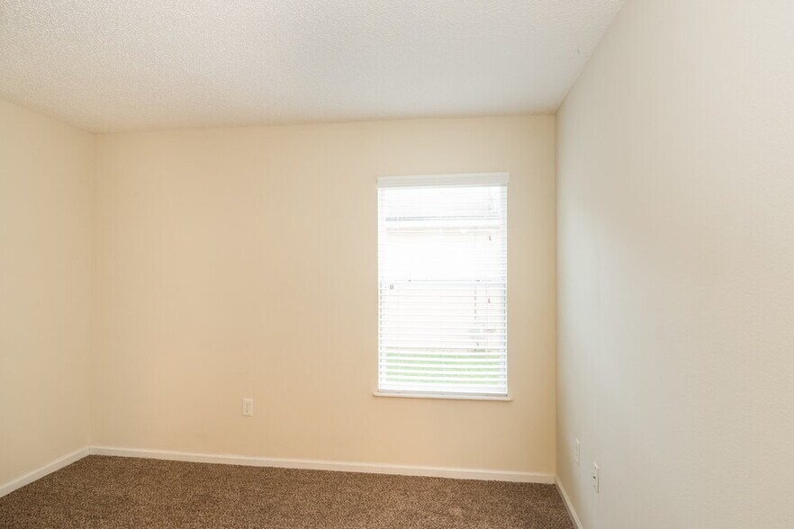 Building Photo - 5690 Chirping Way W