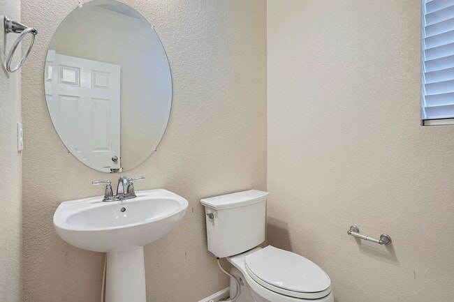 Building Photo - 15904 E Otero Cir