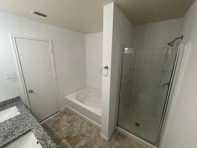 Building Photo - 220 Chalk Mountain Dr