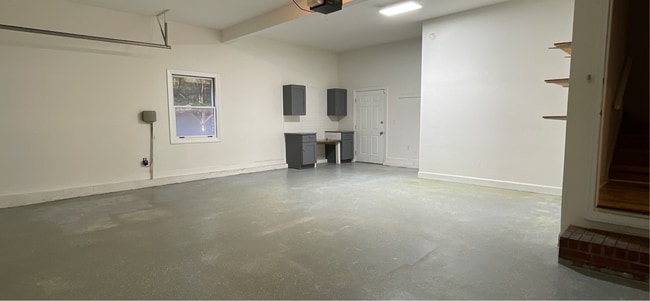 Building Photo - Stately Brick Home in Prime City Location