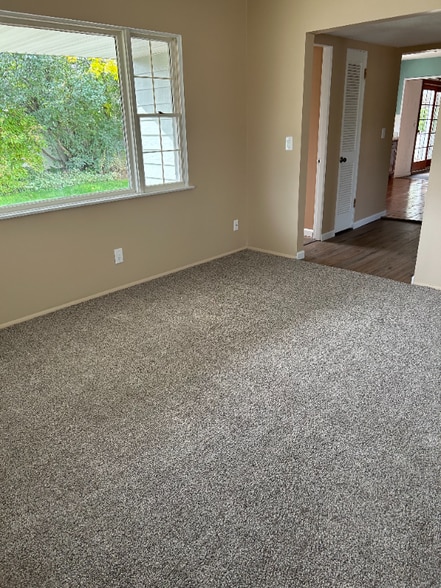 Building Photo - 2700 Carmel Dr