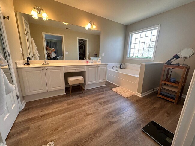 Building Photo - Beautiful Home in Moody - Coming Soon!