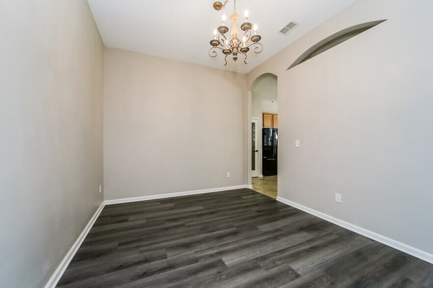 Building Photo - 100 Corral Cir