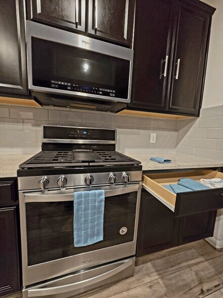 Building Photo - 3314 Dry Creek Dr