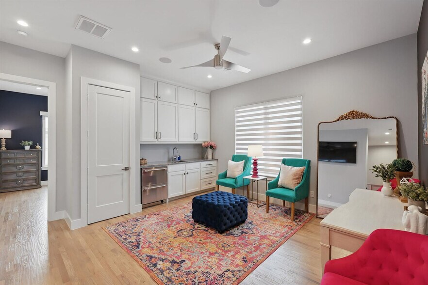 Building Photo - 428 Highwoods Trl