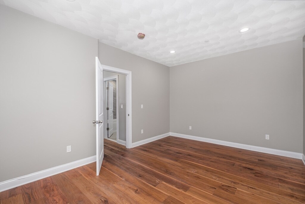 Building Photo - 125 Addison St