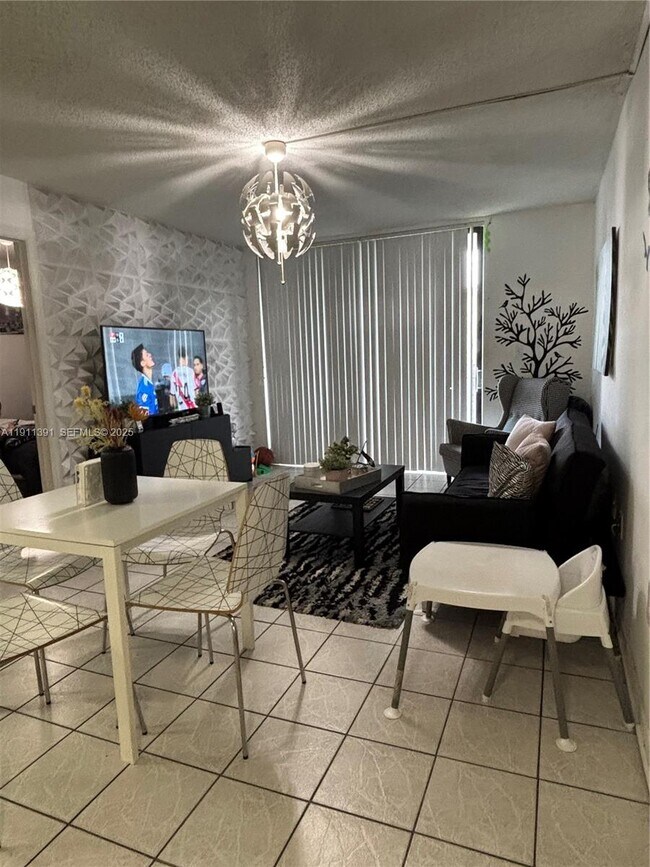 Building Photo - 3561 SW 117th Ave