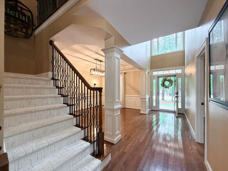 Building Photo - 5604 Pine Rock Ct