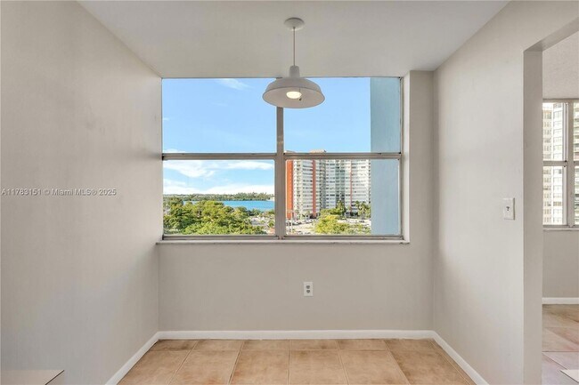 Building Photo - 1300 NE Miami Gardens Dr