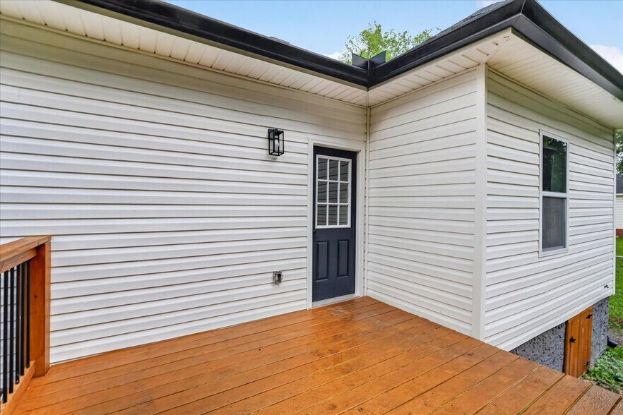 Building Photo - 1713 S Orchard Knob Ave