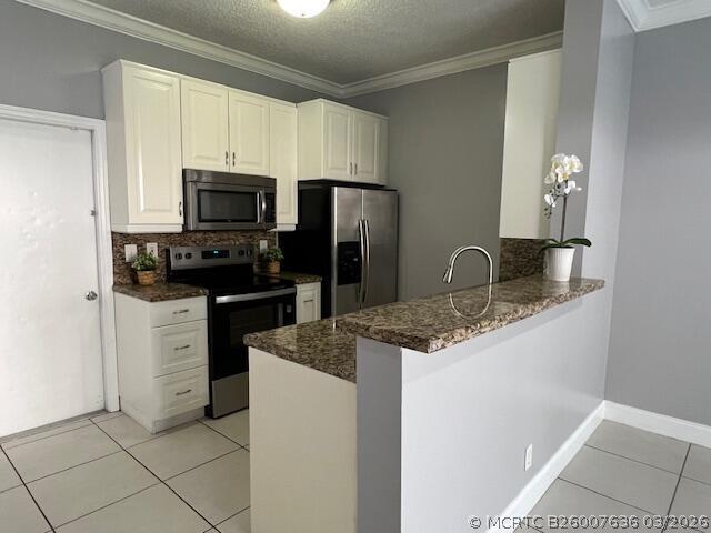 Building Photo - 2163 Madeira Dr