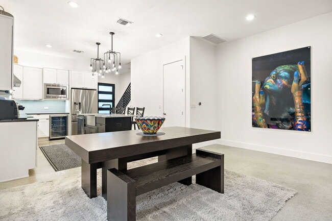 Building Photo - 1310 Choquette Dr