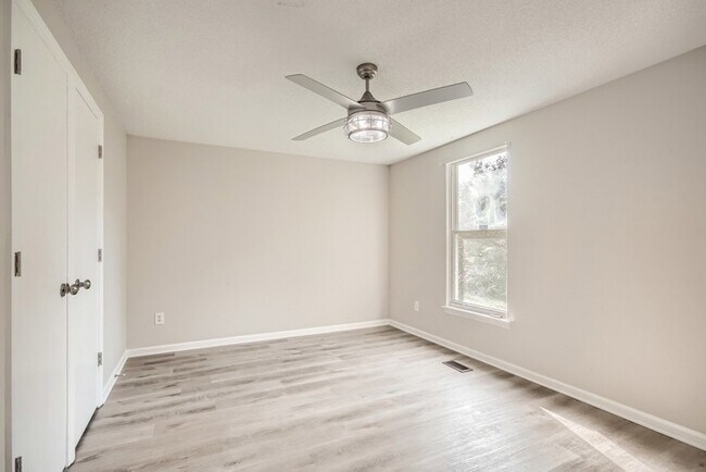 Building Photo - 5934 Sunrise Ct