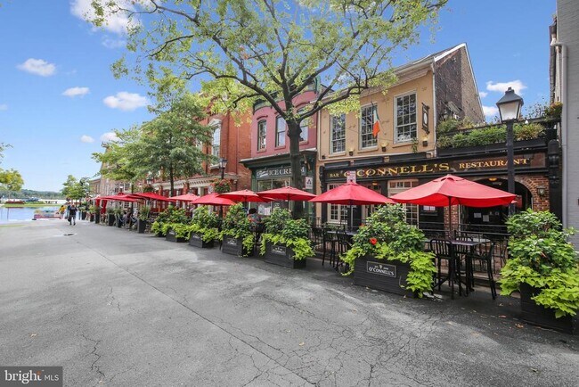 Building Photo - 501 Slaters Ln