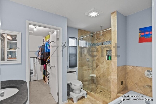 Building Photo - 652 St Ives Ct