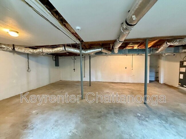 Building Photo - 7813 Holiday Hills Cir