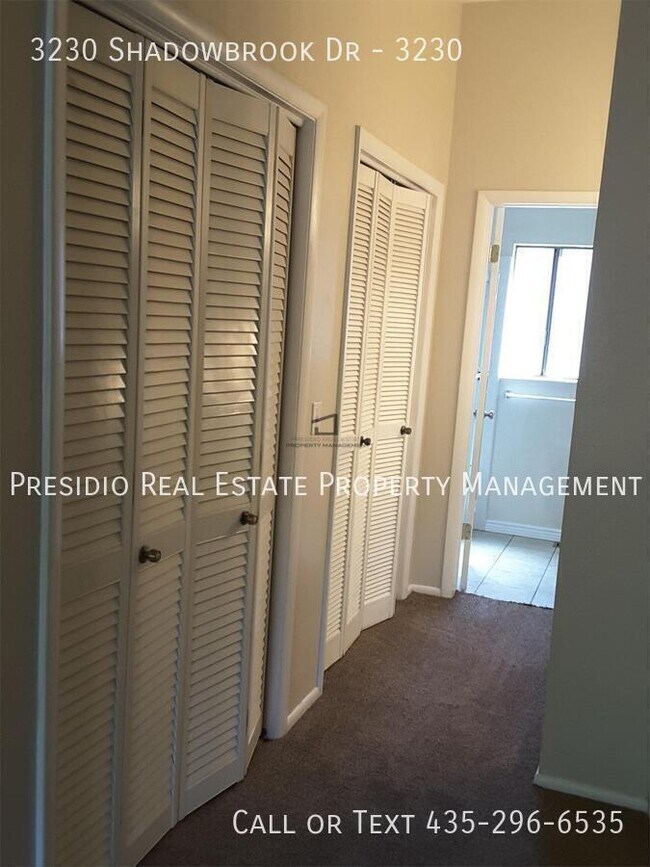 Building Photo - 3230 N Shadowbrook Dr