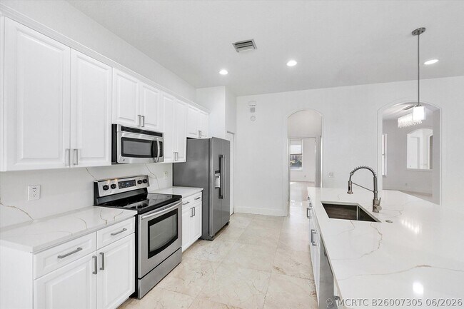 Building Photo - 2013 Harbor View Cir