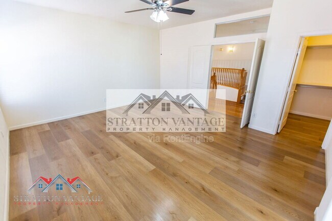 Building Photo - 960 E Constitution Dr