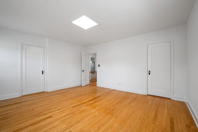 Building Photo - 82 Linden Ave