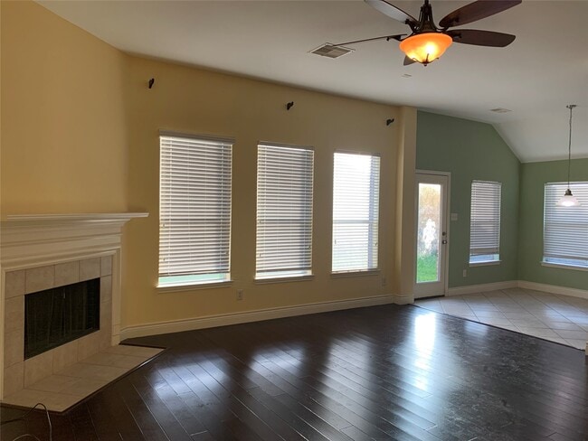 Building Photo - 13110 Imperial Shore Dr