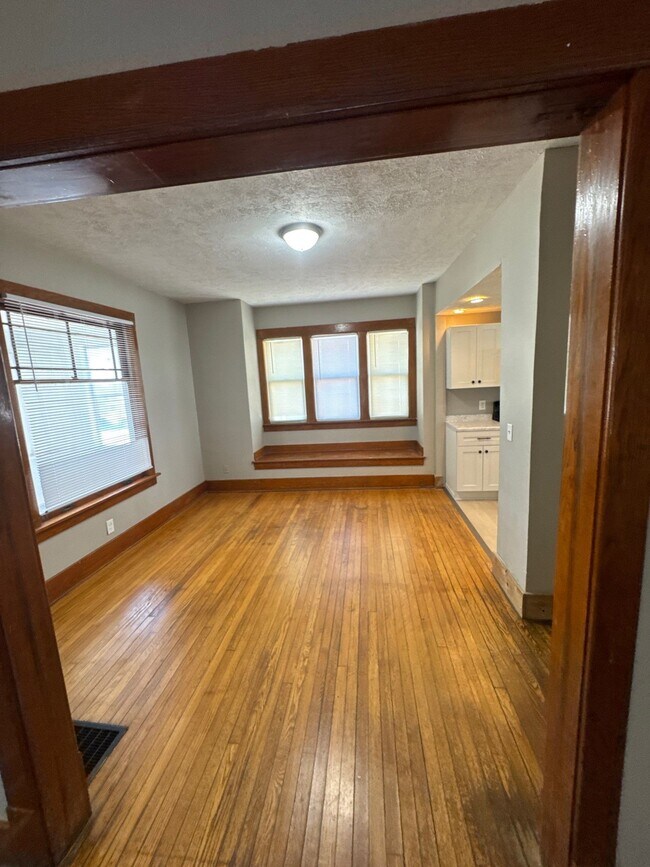 Building Photo - 4156 Cuming St