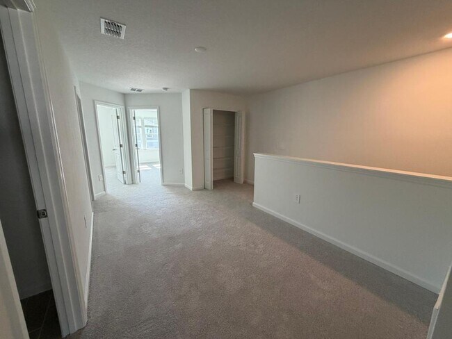 Building Photo - 3634 SE 37th Ave Rd