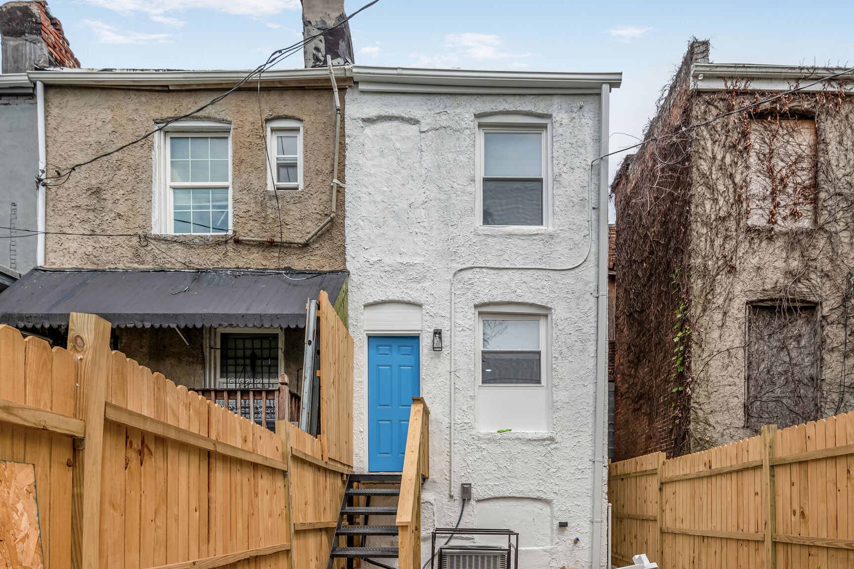 Building Photo - 28 N Pulaski St