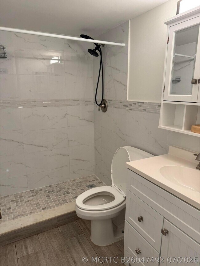 Building Photo - 255 S Cypress Rd