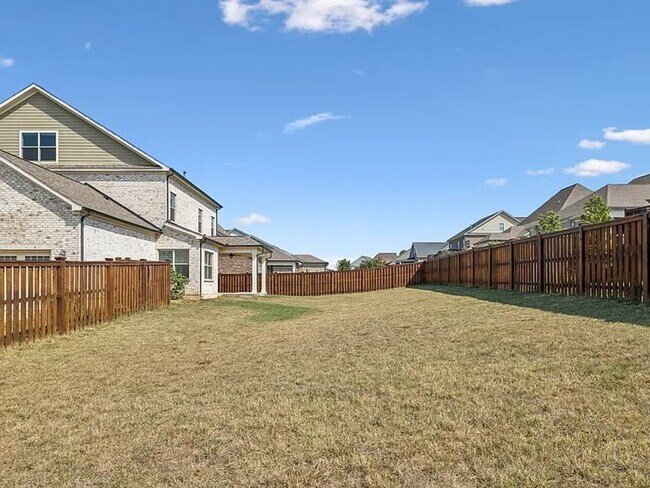 Building Photo - Fabulous 5BR Home in Thompsons Station