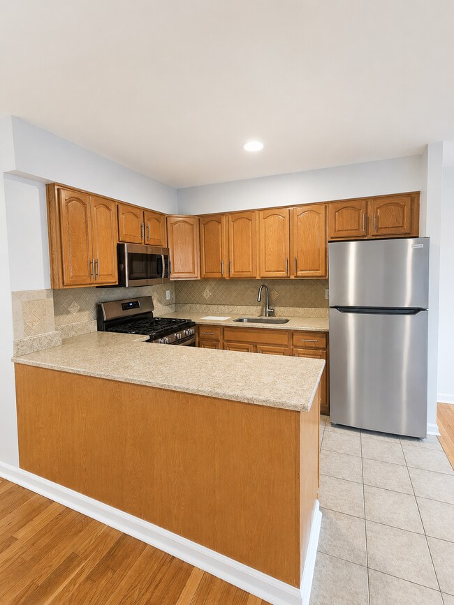 Building Photo - 9010 70th Drive, Unit 3