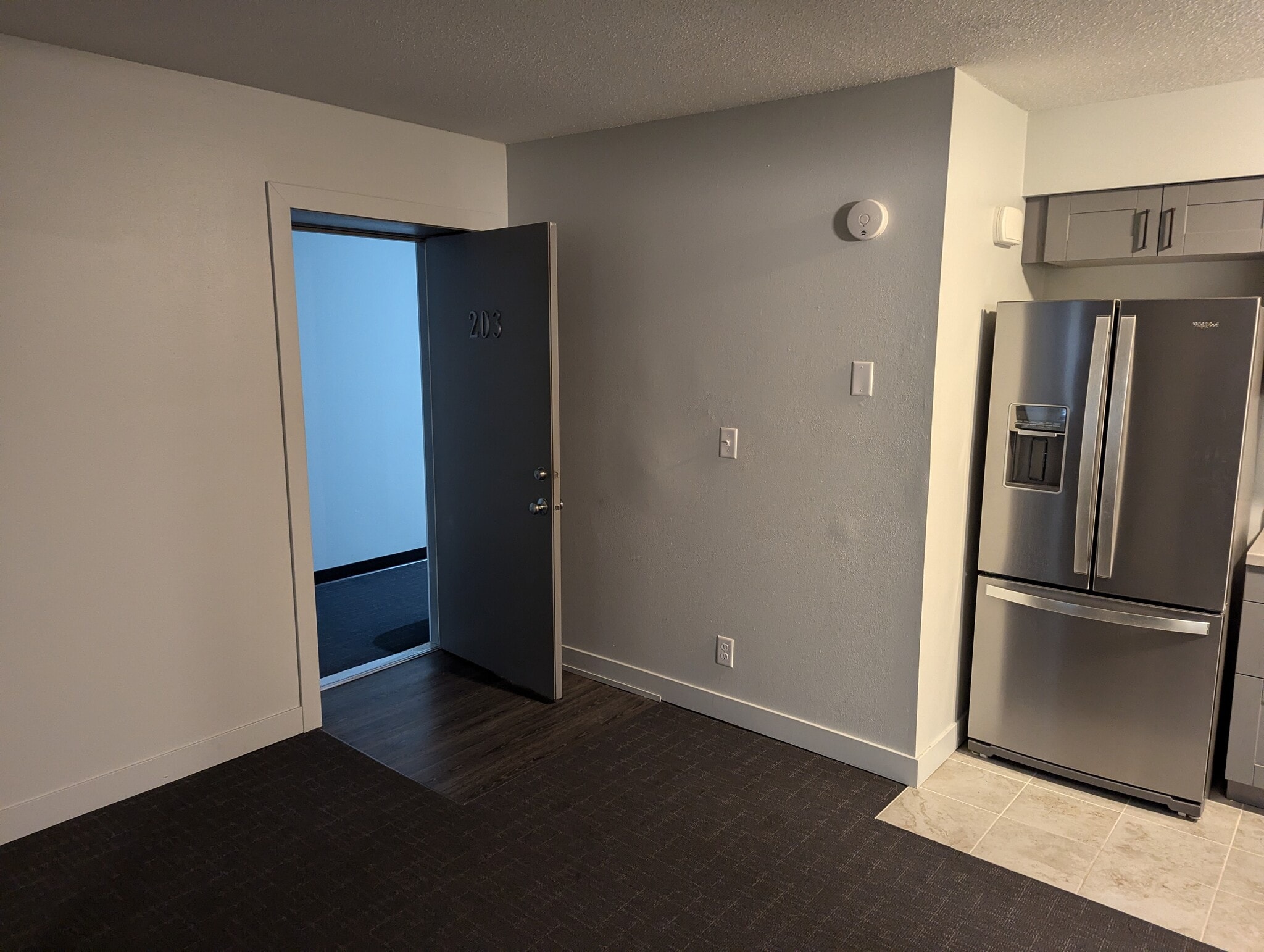 Building Photo - 207 3rd St S