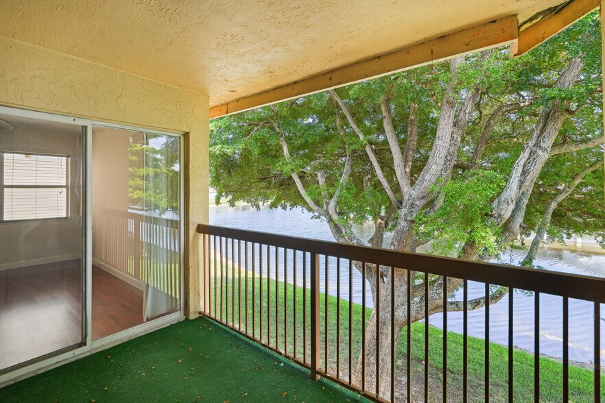 Building Photo - 7640 Westwood Dr