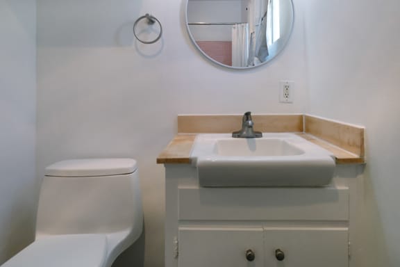 Building Photo - 250 Linden Ave