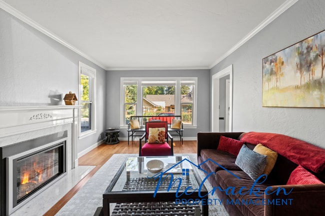 Building Photo - Fully furnished, pet-friendly, and available for mid-term stays with a 30-day minimum