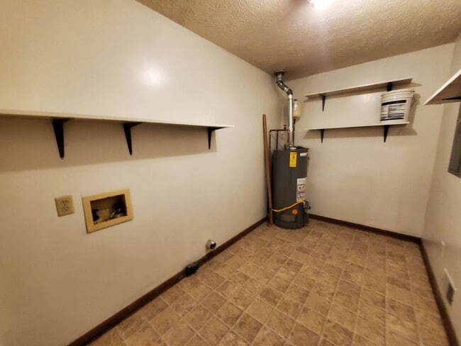 Building Photo - Great location and Schools